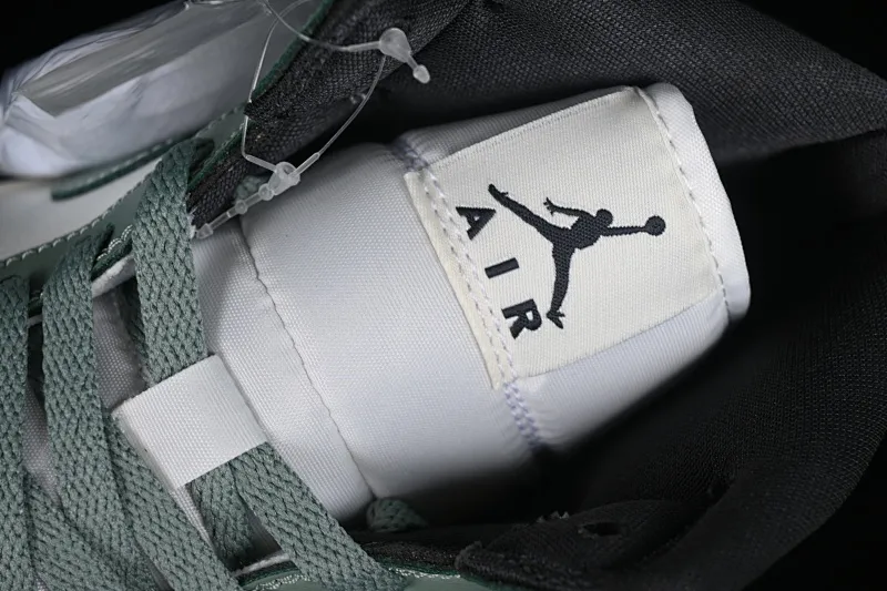 All categories Air Jordan Jordan series basketball shoes Air Jordan 1 Mid Air Jordan 1 Mid AJ1 Joe 1 fresh warm green Zhongbang basketball shoes BQ6472-130